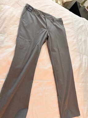 Roundtree & Yorke Men's Gray Dress Pants - Straight Leg